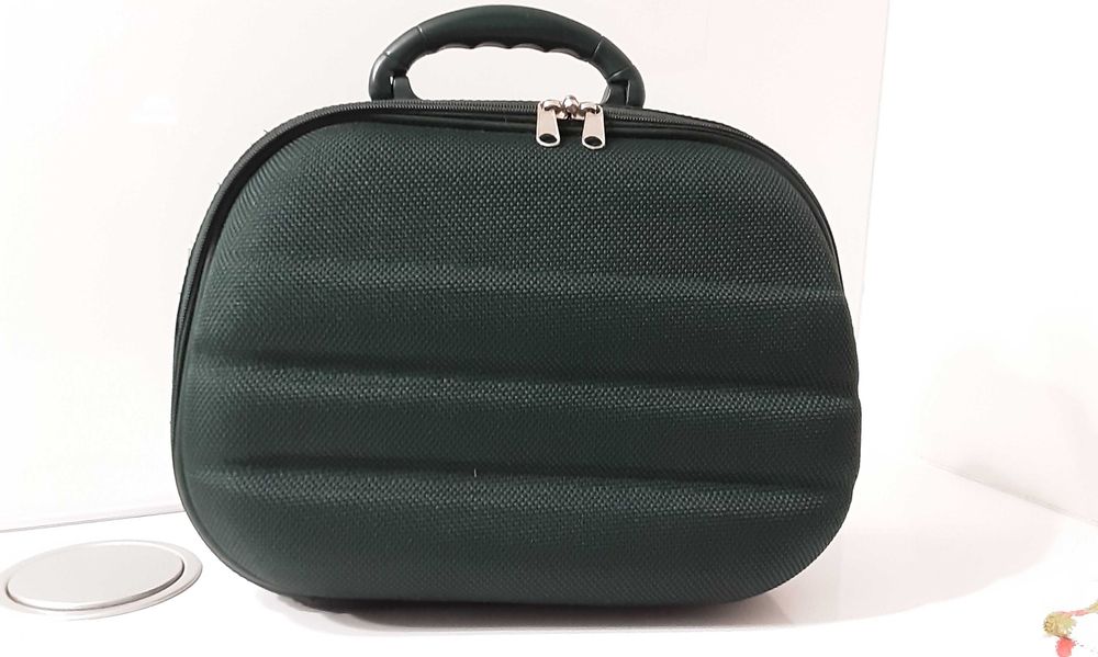 Kuferek podróżny na kosmetyki