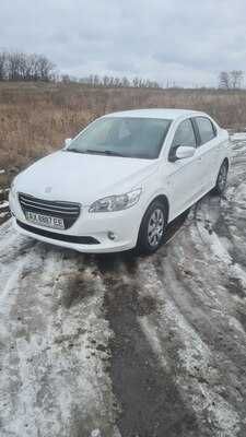 Оренда Peugeot 301
