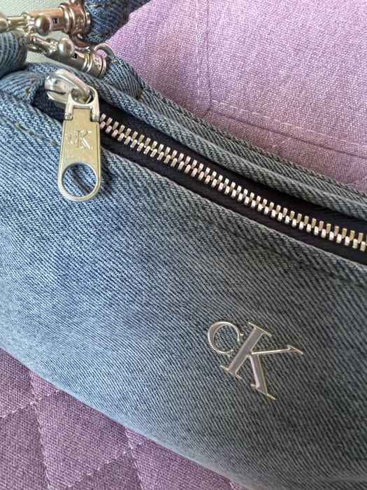 Ддинсовая сумка Calvin Klein