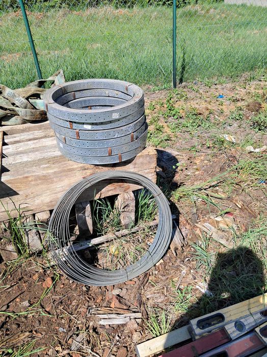 płaskownik ciesielski w rolce po 25 mb-1 szt