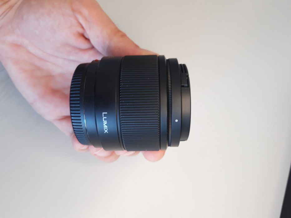Lente Panasonic Lumix G 25mm f/1.7 ASPH - (como nova)