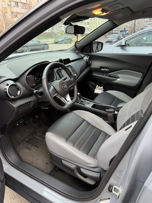 2021 Nissan KICKS SR