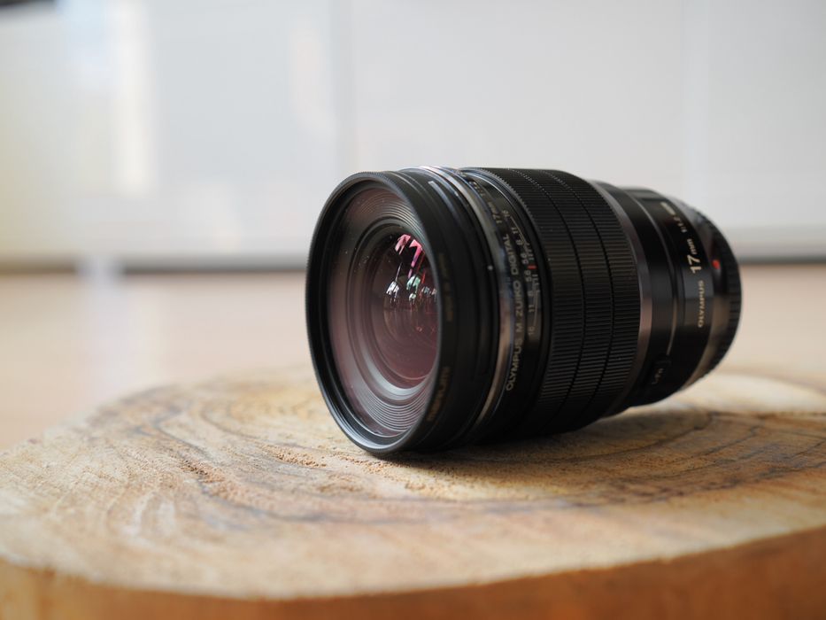 Obiektyw Olympus OM System 17 1.2 Pro filtr ochronny UV Marumi