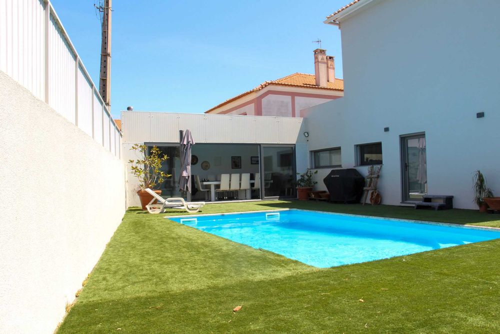 Moradia T5 com Piscina e Jardim