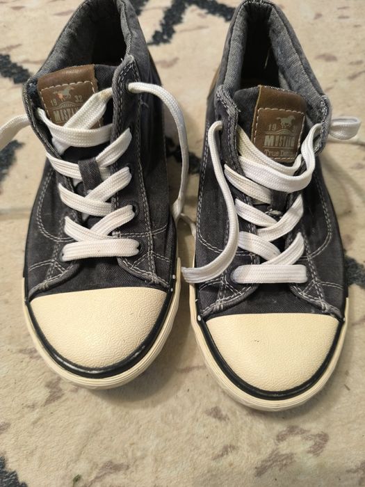 Дуже класні кеди