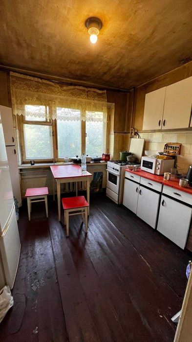 Продаж квартири під ремонт, вул. Олександра Кониського, Центр