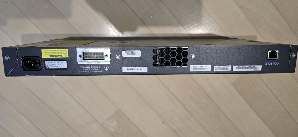 Switch Cisco WS-C2960S-24TS-L R 24x 10/100/1000