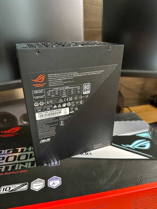 Блок живлення ASUS ROG Thor 1200W Platinum II  ROG-THOR-1200P2-GAMING