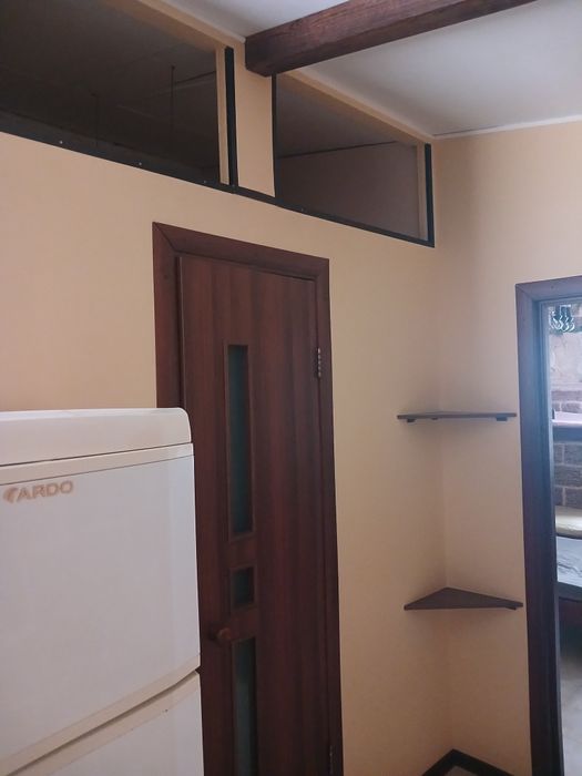 Сдам домик(ЗДАМ будиночок) с местом для автомобиля во дворе