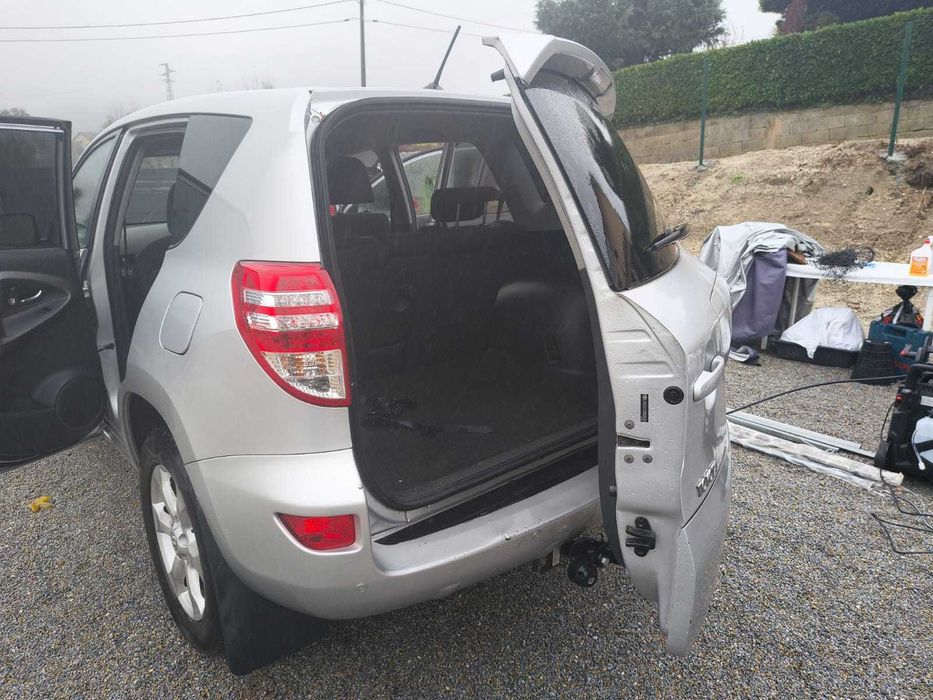 Toyota Inglês 2010-4.000€