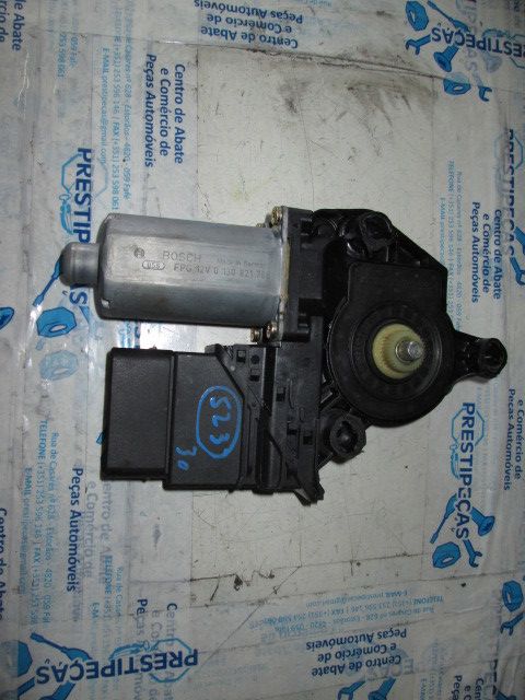 Motor vidro trás direito VOLKSWAGEN Golf IV (1J1)