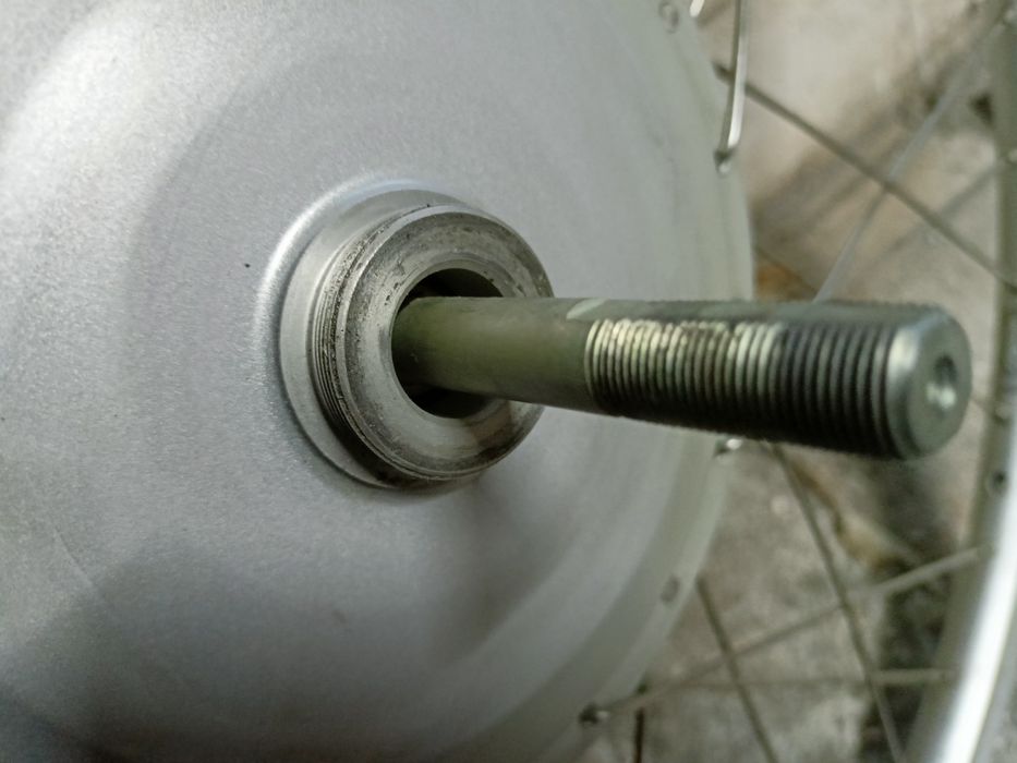 Koło roweru z silnikiem elektrycznym  28 cali