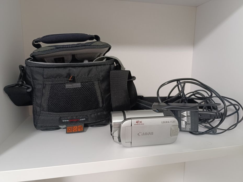 Видеокамера Canon Legria FS305