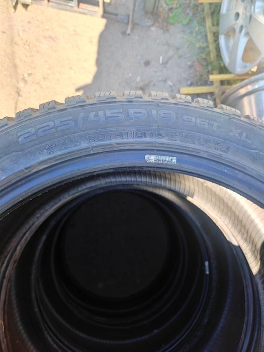 Шины 225/45/19 Nokian Hakkapeliitta 8