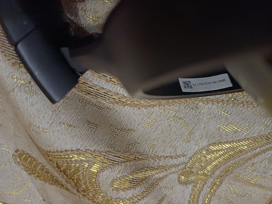 Продам беспроводные наушники jbl