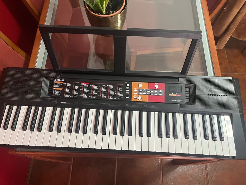 Teclado Yamha PSR-F51
