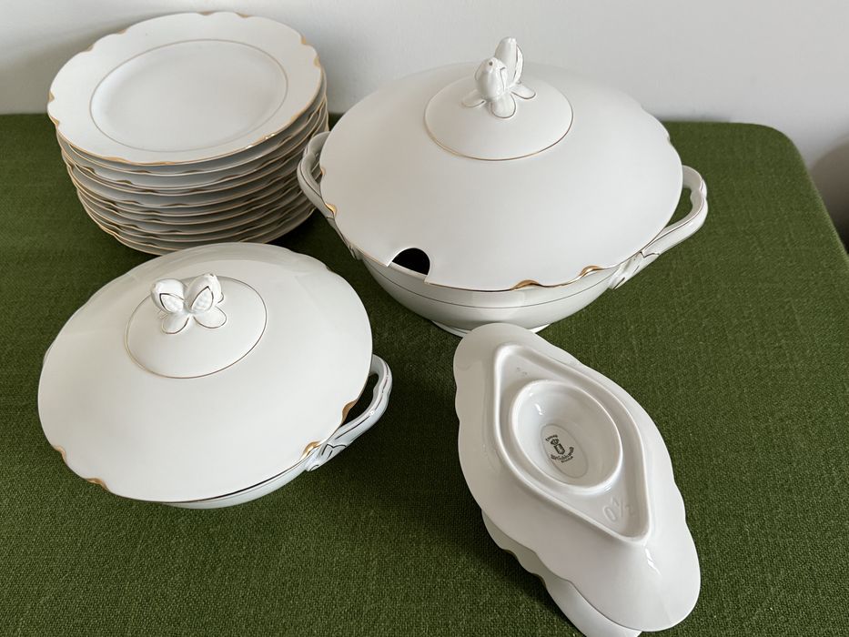 Duży zestaw obiadowy że złoceniami porcelana