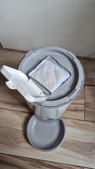 Dozownik karmy automatyczny PETONEER Nutri Mini