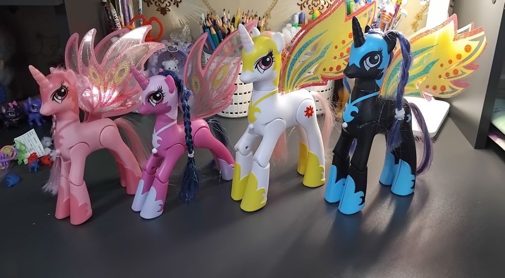 Літл поні.       .