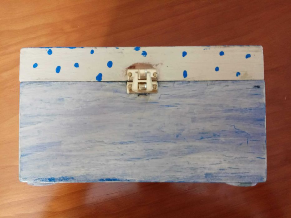 Caixa de madeira quadrada