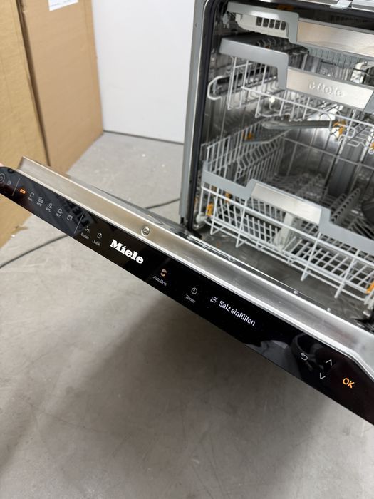 Нова посудомийна машина Miele G7790