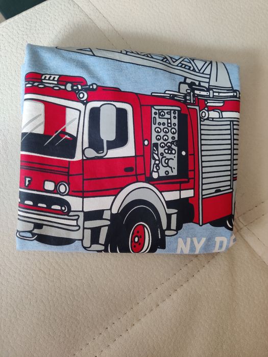 T-shirt azul, manga curta, carro bombeiros, Palomino C &A, 110 cm