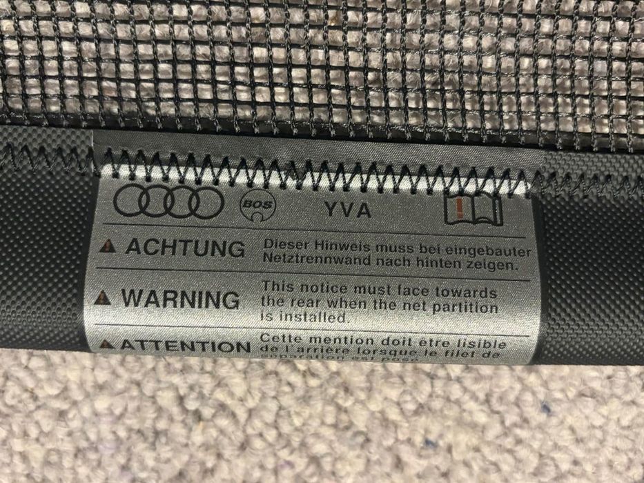 Siatka grodziowa bagażnika Audi Q5 nowa oryginalna 2017-24