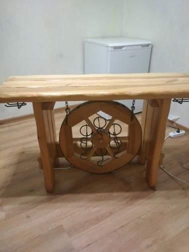 Стіл ручної роботи