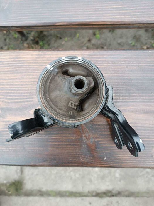 Подушка двигуна Mitsubishi LancerX опора МКПП