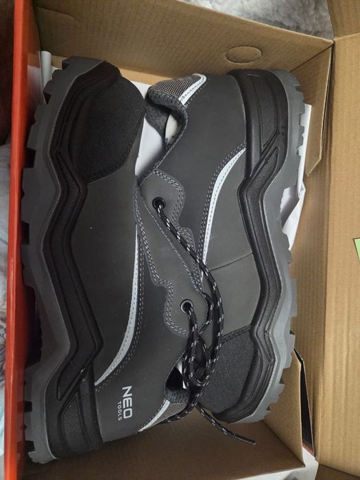 Продаю ботинки 43.5р