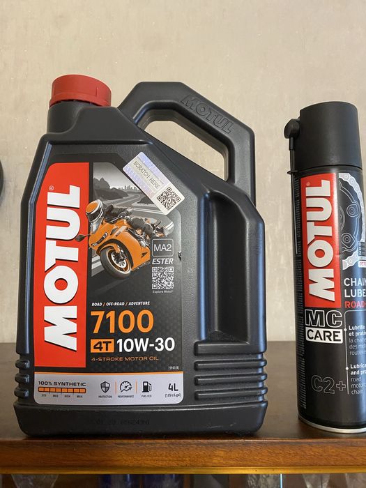 Мото масло Motul 7100 10W30;  (Бесплатная доставка) Смазка цепи Motul С2+.