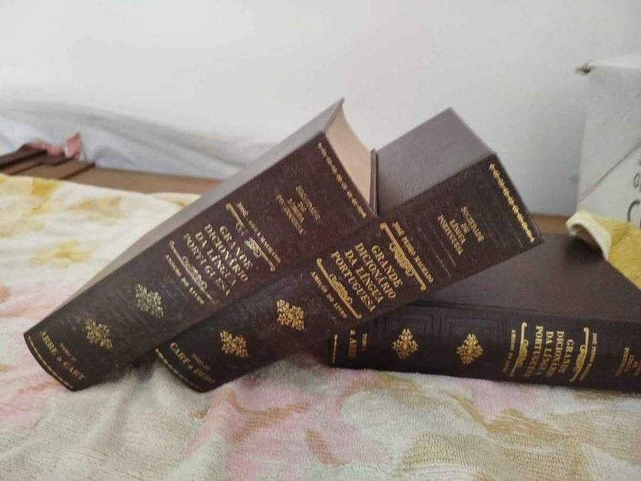 Grande Dicionário da Língua Portuguesa - 12 Vol + O Portugal Lendário