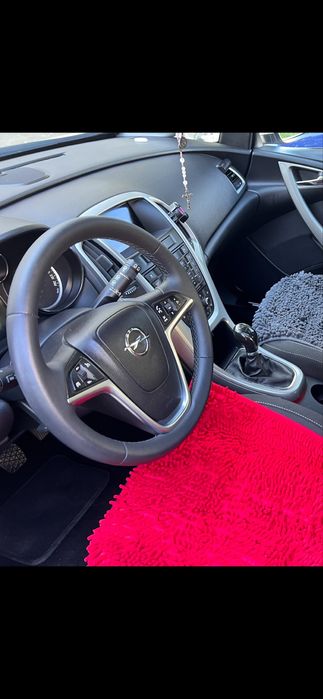 Опель Астра Спорт Таурер 2011