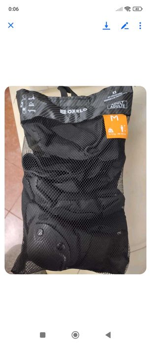 Patins novos 4 rodas com oferta das proteções