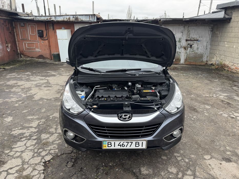 Продам офіційний HYUNDAI IX35 гбо повний привід