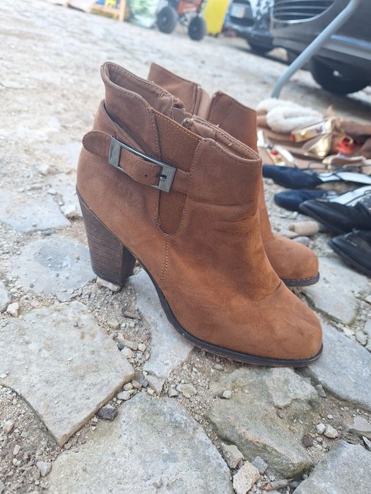 Botas de salto castanhas