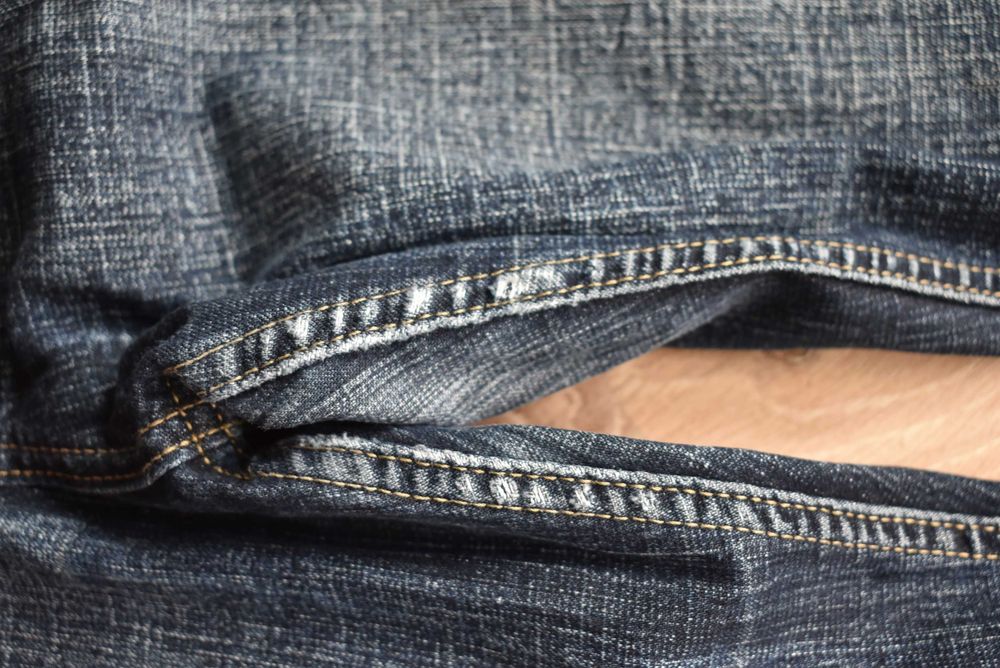 Spodnie jeans damskie Dolce & Gabbana rozmiar 33.