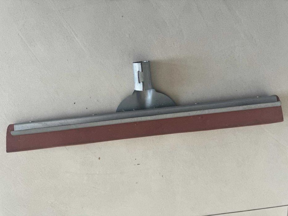 Rodo de limpeza profissional em metal 44CM