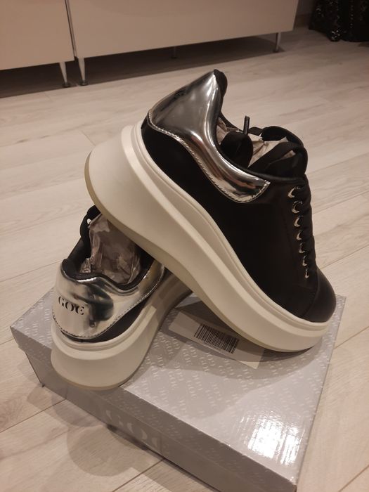 Sneakersy damskie GOE czarne jak nowe r.38,5