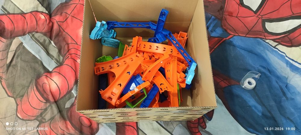 Hot wheels tor ósemka, napęd ręczny