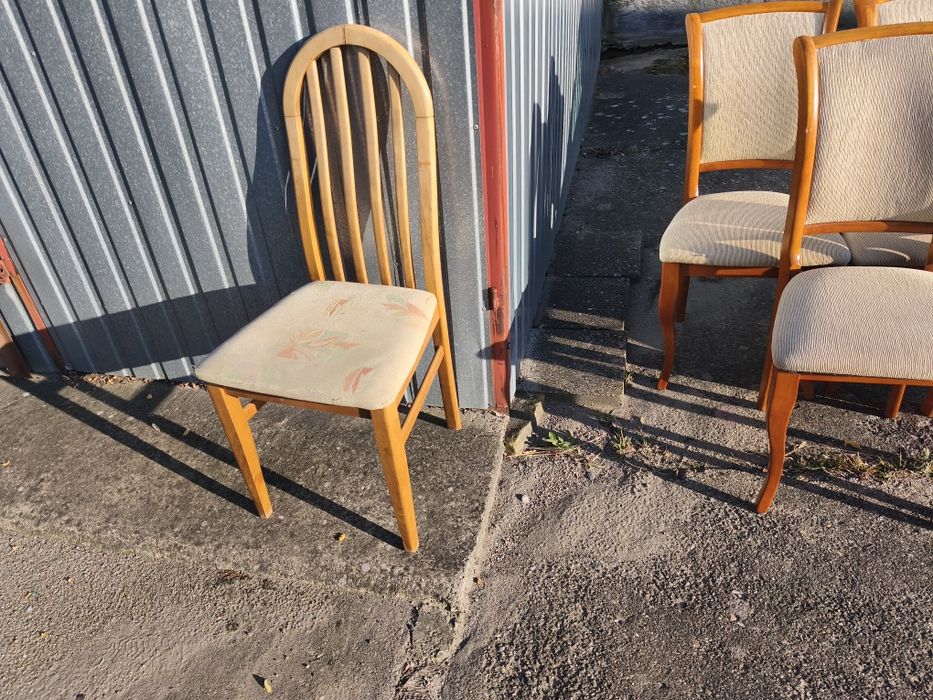 Zestaw stół plus 5 krzeseł