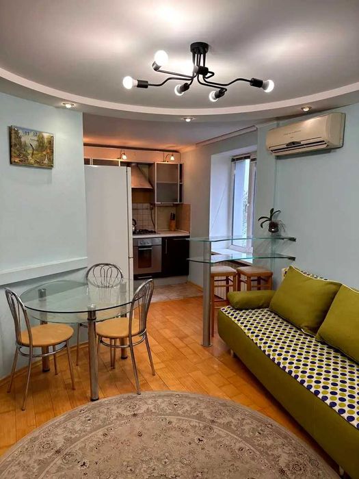 Предлагается в аренду 2-х. комнатная, раздельная квартира