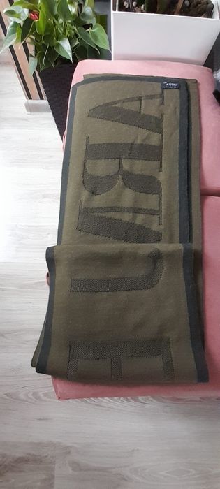 Armani szalik odcienie zieleni