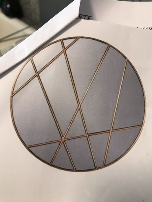 Hall de entrada, espelho redondo, aplique de parede dourado