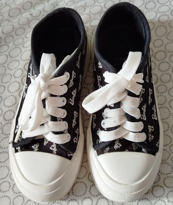 Кеди дівчачі з написом Barbie.
