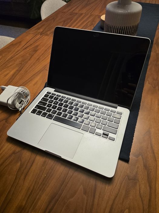 MacBook Pro 2015 8GB 1TB SSD. Troca/Retoma. Acessórios originais