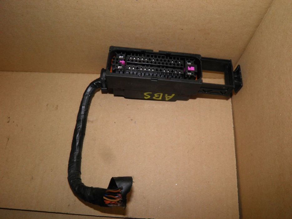 TRANSPORTER T5 KOSTKA WTYCZKA WIĄZKA POMPY ABS