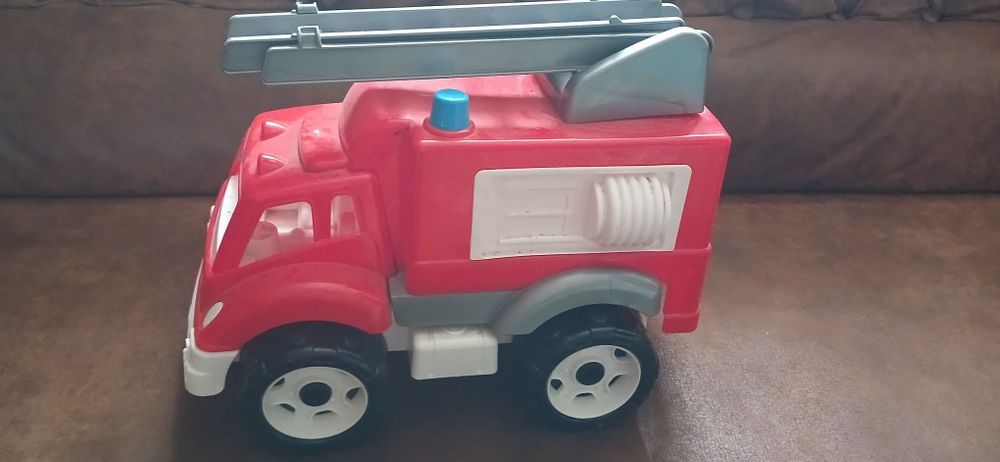 Велика пожежна машина