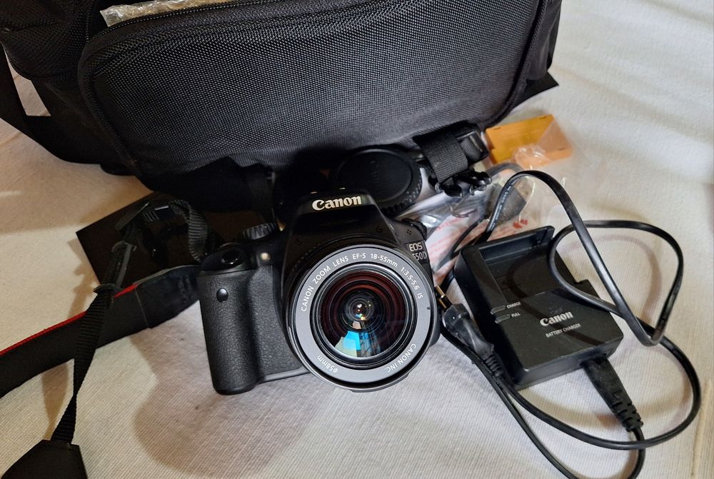Canon 550D EF-S 18-55mm