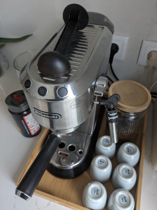 Máquina Café Delonghi Dedica